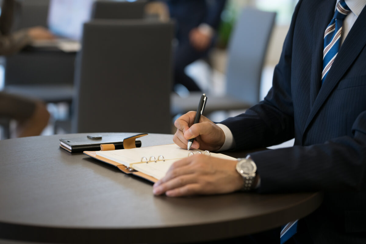 事業譲渡契約書の書き方を解説!無料ひな形テンプレートもプレゼントの見出し画像